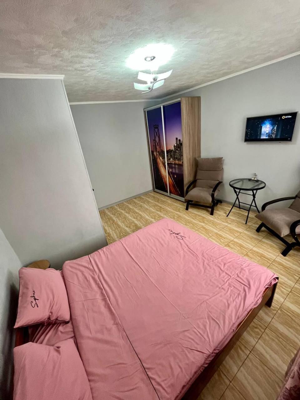 Smart Apartment На Соборной 23 Kremenchuk Exterior photo